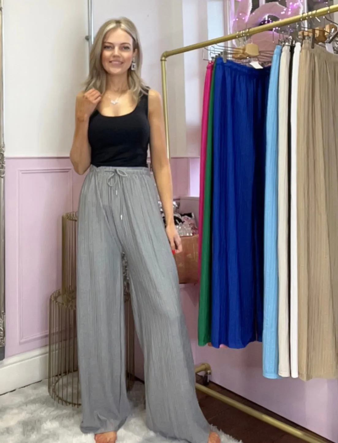 Carrie Lightweight Trousers > Grey