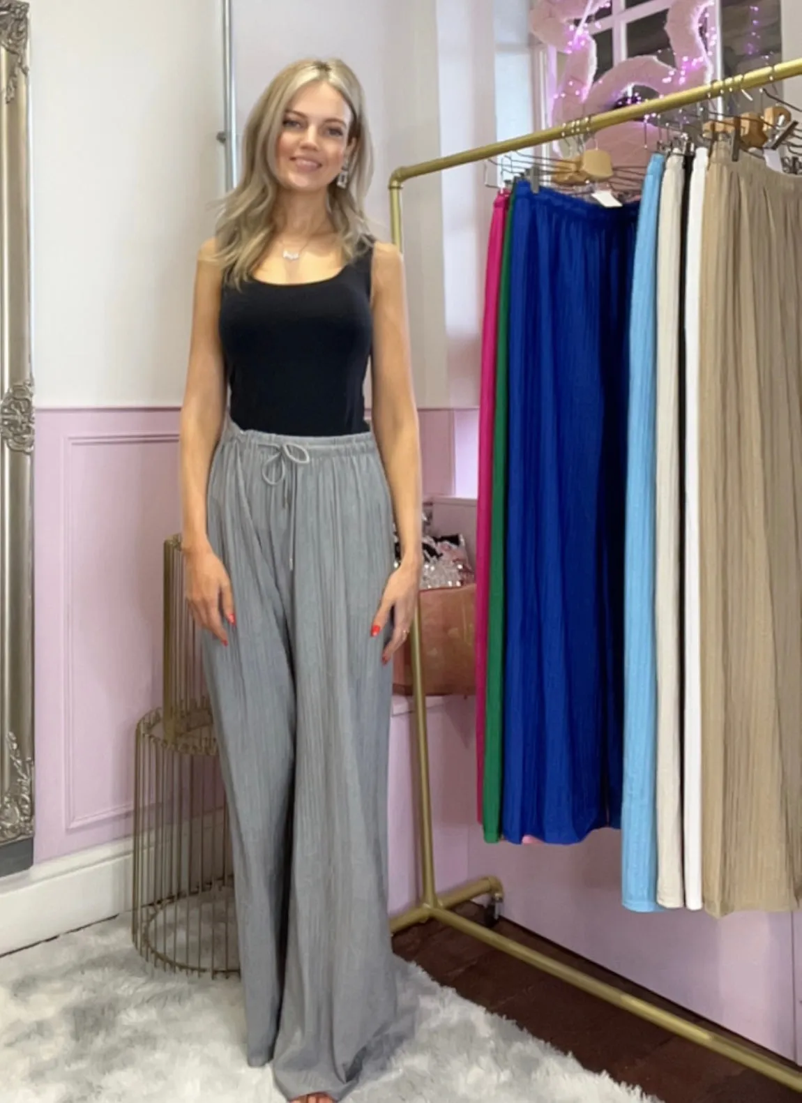 Carrie Lightweight Trousers > Grey