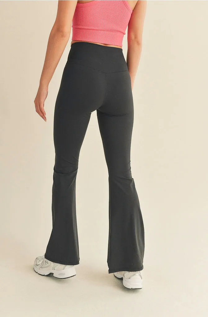 CROSS IT OUT FLARE LEGGINGS