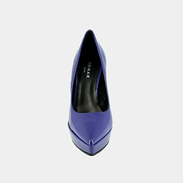 Heeled shoes in purple vegan material